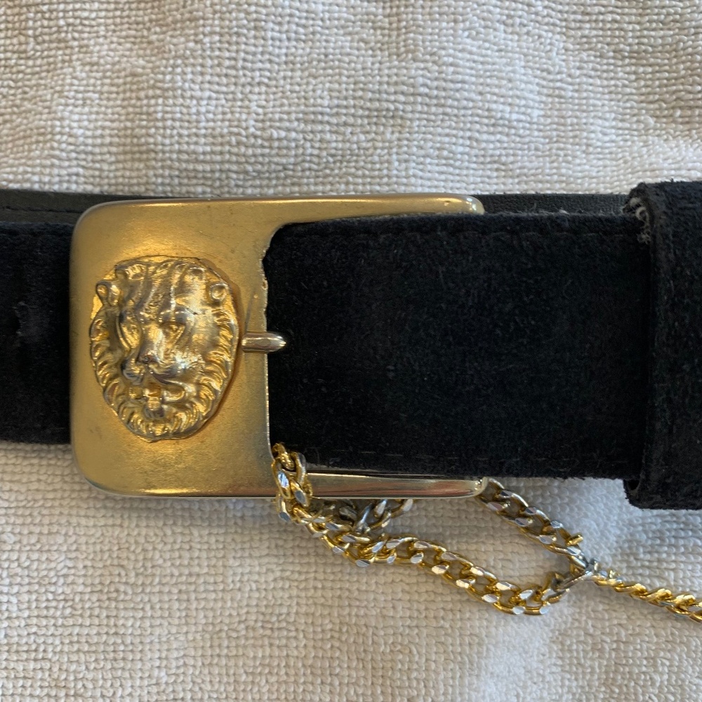 Vintage Zig Zag Black Genuine Leather Belt with Gold Lion Buckles – Medium